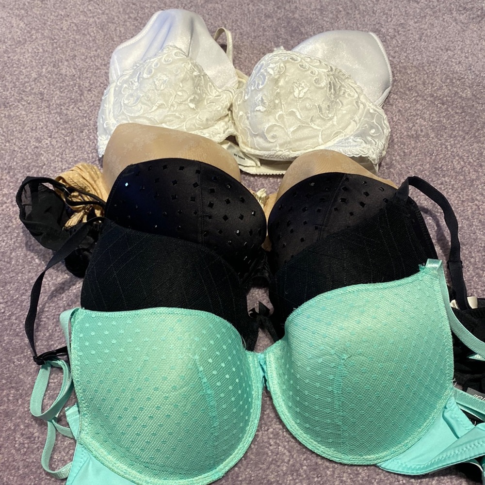 Elegant Lace and Smooth Bras Set